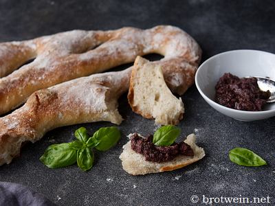 Beilagenbrot - Fougasse provençale mit Tarpenade