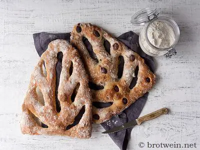 Fougasse natur und Fougasse mit Oliven