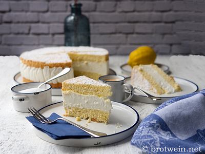 Käsesahnetorte Rezept - Omas fluffiger Tortenklassiker