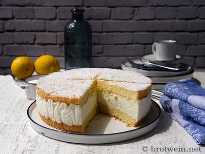 Käsesahnetorte Rezept - Omas fluffiger Tortenklassiker
