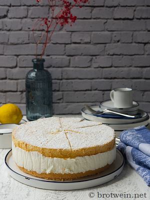 Käsesahnetorte Rezept - Omas fluffiger Tortenklassiker