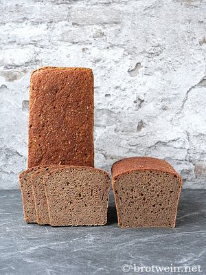 Vollkorn Kastenbrot als Schrot Brot
