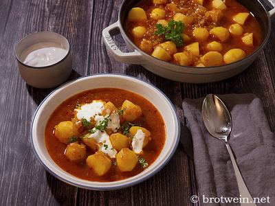 Kartoffelgulasch Rezept - Erdäpfelgulasch