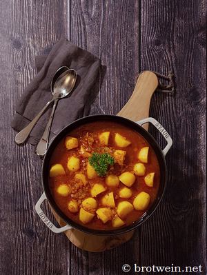 Kartoffelgulasch Rezept - Erdäpfelgulasch
