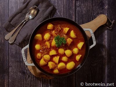 Kartoffelgulasch Rezept - Erdäpfelgulasch