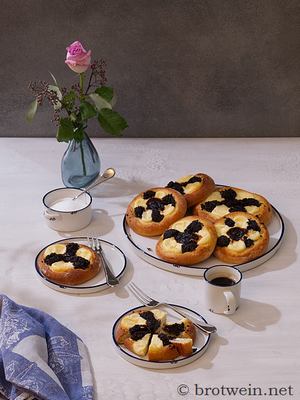 Kolatschen - Rezept für böhmische Mohn-Quark-Taler