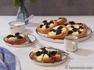 Kolatschen - Rezept für böhmische Mohn-Quark-Taler