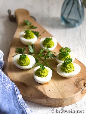 Gefüllte Eier mit Kräuter Füllung