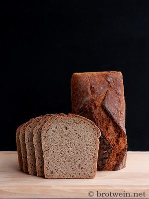 Einfaches Kastenbrot - Rezept als Weizenmischbrot