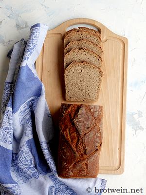 Einfaches Kastenbrot - Rezept als Weizenmischbrot
