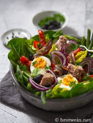Nizza Salat mit Thunfisch und Ei - Rezept für original Salade Niçoise
