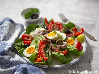 Nizza Salat mit Thunfisch und Ei - Rezept für original Salade Niçoise