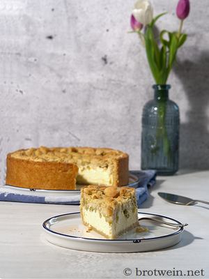 Rhabarber Käsekuchen mit Streuseln