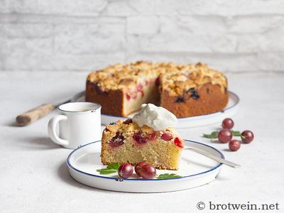Omas Stachelbeerkuchen mit Rührteig und Streuseln