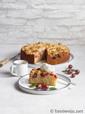 Omas Stachelbeerkuchen mit Rührteig und Streuseln
