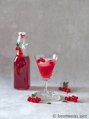Roter Johannisbeersirup - Rezept zum Selber machen