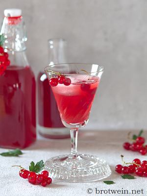 Roter Johannisbeersirup - Rezept zum Selber machen