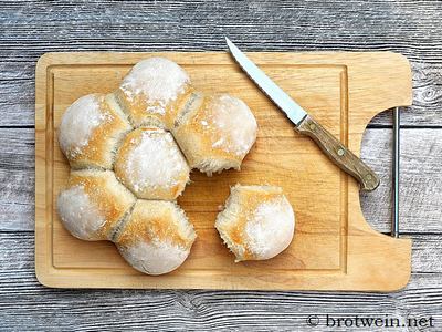 Blütenbrot - französisches Weißbrot in Blütenform