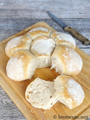 Blütenbrot - französisches Weißbrot in Blütenform