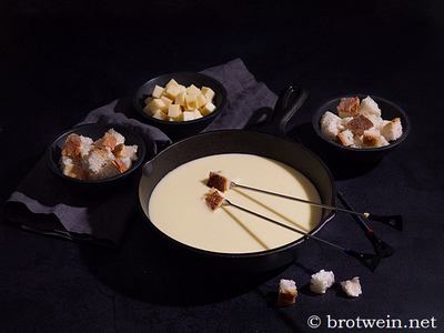 Fondue Moitié-Moitié - Rezept für Käsefondue halb-halb