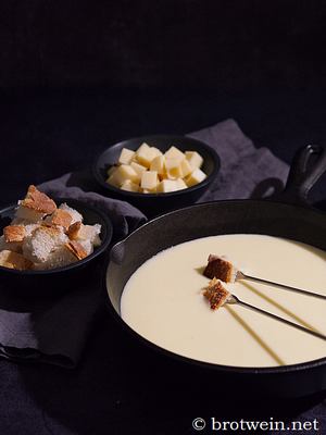 Fondue Moitié-Moitié - Rezept für Käsefondue halb-halb