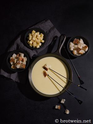 Fondue Moitié-Moitié - Rezept für Käsefondue halb-halb
