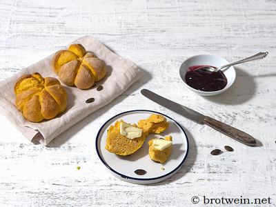Perfekt zum Frühstück: Saftige Kürbisbrötchen