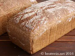 Brot: Dinkelvollkornbrot mit Sauerteig
