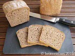 Brot: Dinkelvollkornbrot mit Sauerteig