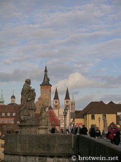 #KultBlick: Handwerkskunst & Architektur in Würzburg - Alte Main Brücke, Rathaus, Dom