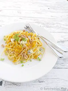 Kürbis Pasta - Spaghetti mit Kürbis, Gorgonzola und Walnüssen