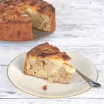 Apfelkuchen mit Walnüssen und Zimt