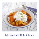 Kürbis-Kartoffel-Gulasch mit saurer Sahne (vegetarisch)