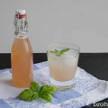 Rhabarber-Sirup mit Basilikum für Limonade - ungewönhnlich & lecker